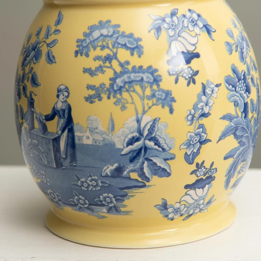 Spode this yellow